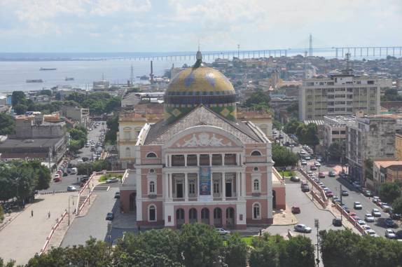 Teatro Amazonas visto por cima, do alto do Taj Mahal, em Manaus - AM